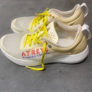 Atreyu Race Model Carbon Running Shoe Yellow and White Mens size 9 women’s -10.5